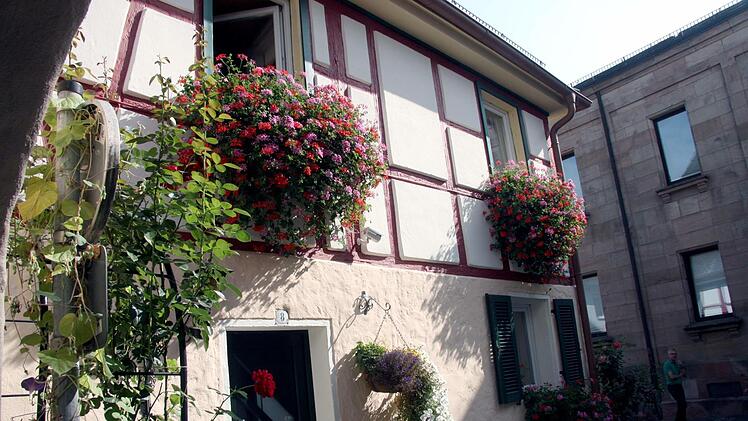 Die Familie Nagel-Lin an der Engelgasse ist unter den Preisträgern des Blumenwettbewerbs 2018. Foto: Richard Sänger