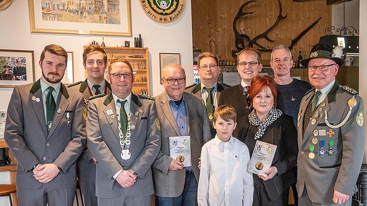 Bei der Präsentation der neuen Chronik Foto: Werner Reißaus