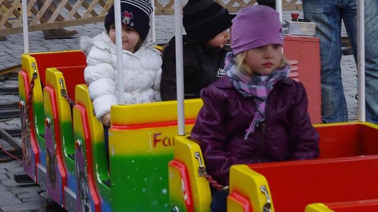 Auf der Eisenbahn hatten die Kinder ihren Spaß.