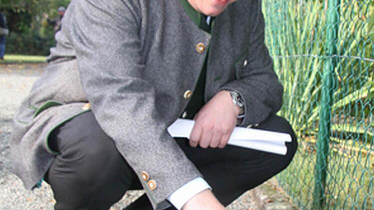 Oberbürgermeister Henry Schramm hat den Igel entdeckt.