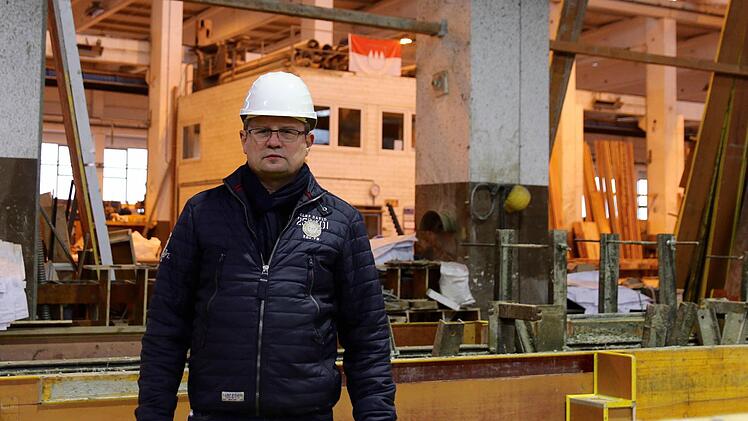 Geschäftsführer Detlef Dressel in der Fertigungshalle in Horb am Main. Foto: Adriane Lochner