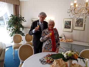 Dr. Dorothea Hildenbrand-Zierhut sowie Dr. Thomas Hildenbrand sind seit 1968 verheiratet.  Foto: Carsten Ahlers