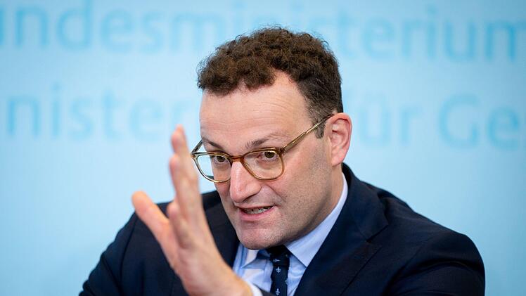 Konversationstherapien gegen Homosexualit&auml;t sollen verboten werden. Jens Spahn legt Gesetzentwurf vor. Foto: Kay Nietfeld/dpa (Archiv)