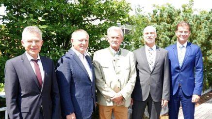 Roland Friedrich (Vorsitzender des Stiftungsvorstandes), Thomas Bold (Vorsitzender des Stiftungsrates) dankten  Ulf Zeidler, ebenso wie Oberbürgermeister Kay Blankenburg (stellvertretender Vorsitzender des Stiftungsrates) sowie Michael Rendl (stellvertretender  Vorsitzender des Stiftungsvorstandes).  Sparkasse/Elke Körner