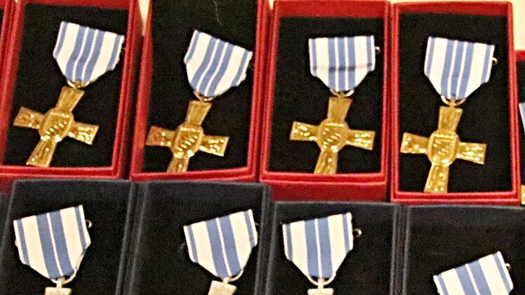 Jede Menge Feuerwehrehrenzeichen wurden in Geroldswind verliehen. Dazu fand erstmals ein eigener Ehrenabend statt.Fotos: Helmut Will