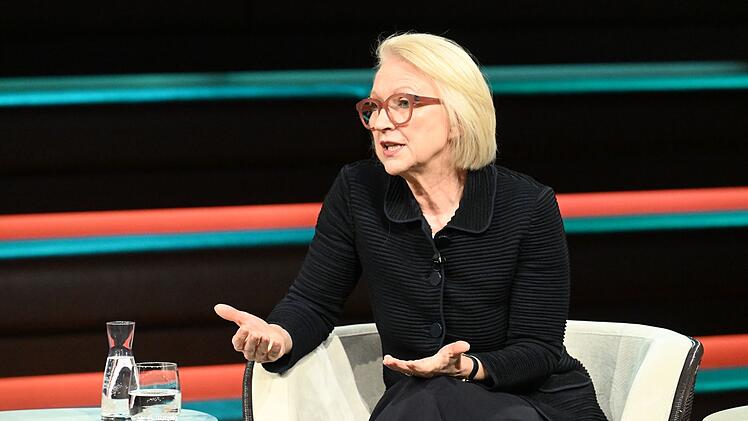 &Ouml;konomin Monika Schnitzer lehnte bei "Markus Lanz" den geplanten Tankrabatt kategorisch ab.