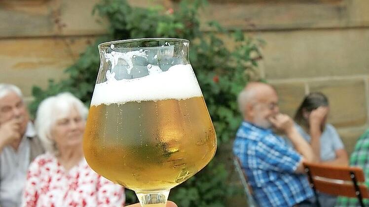 Mit einer Bierprobe im „Rösla“ endete die Exkursion.