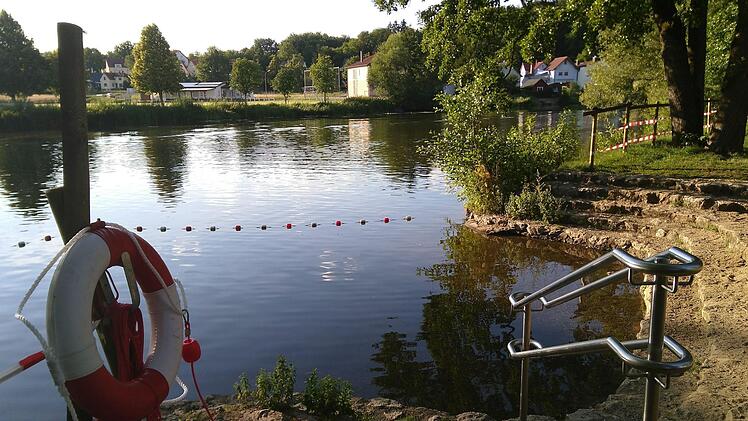 Das Flussbad am Main in Lichtenfels ist ein idyllischer Ort - solange die Besucher sich auch dementsprechend verhalten.  Popp