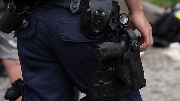 Polizei schie&szlig;t auf Mann in N&uuml;rnberg