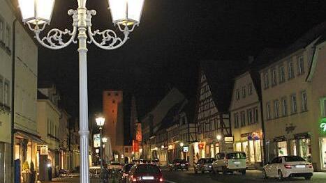 In einer dritten Stufe wird in Bereichen von Haßfurt und den Stadtteilen die Straßenbeleuchtung auf LED-Technik umgerüstet.  Foto: cr