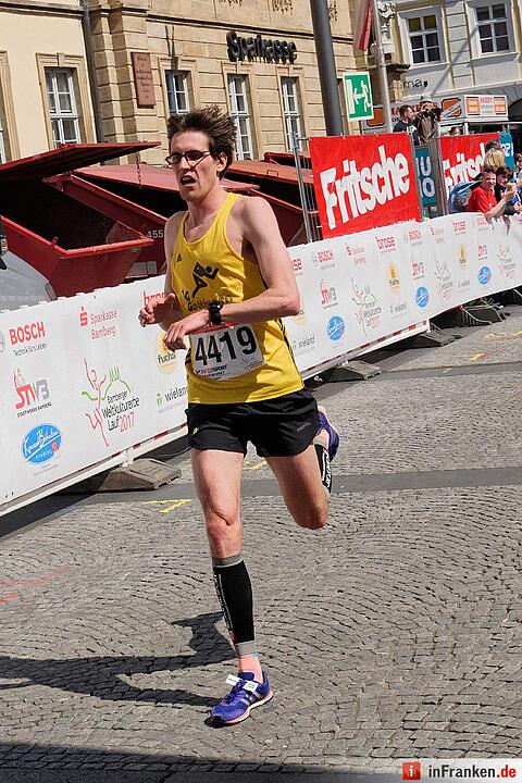 Weltkulturerbelauf 2017 in Bamberg: Der Zieleinlauf am Maxplatz