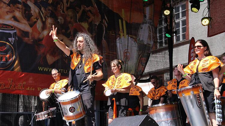 Samba-Festival 2018 in Coburg - tolle Stimmung am Samstagnachmittag auf der Bühne am Marktplatz Oliver Schmidt