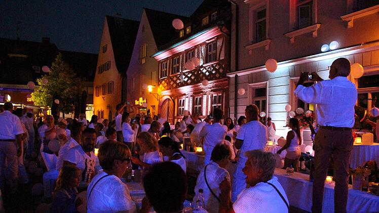 Impressionen von der "Weißen Nacht"   Foto: Evi Seeger