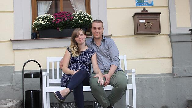 Sandra und David Kisielewski sind aus Berlin nach Bad Brückenau gezogen. Foto: Ulrike Müller