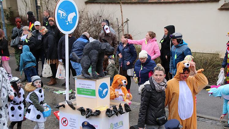 Die Kindergartenkinder wollen keine Hundehaufen. Thomas Malz