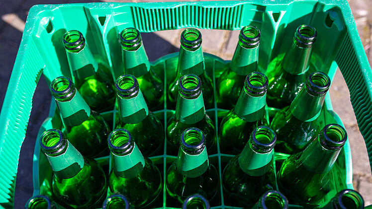 Festnahmen nach Bierkasten-Wurf von N&uuml;rnberger Br&uuml;cke