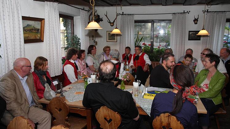 Blick in die gesellige Runde im Gasthof "Sonne" in Kirchehrenbach. Foto: Franz Galster