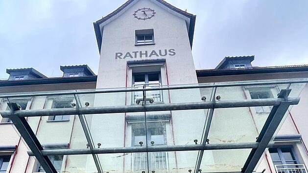 Das Wildfleckener Rathaus soll einen Glasfaseranschluss bekommen. Foto: Sebastian Schmitt