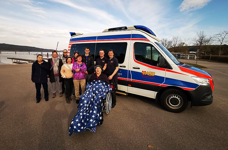 Schwerkranker Oswald: Mit dem Wünschewagen an den Brombachsee