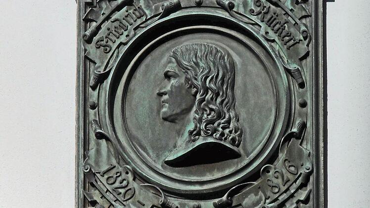 Dieses Relief in der Coburger Rückert-Straße erinnert an den Dichter Friedrich Rückert.Foto: Archiv / Jochen Berger