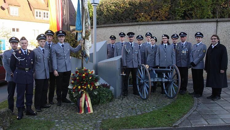 Gefallenenehrung am 23. November 2014 am Ehrenmal Foto: Franz Galster