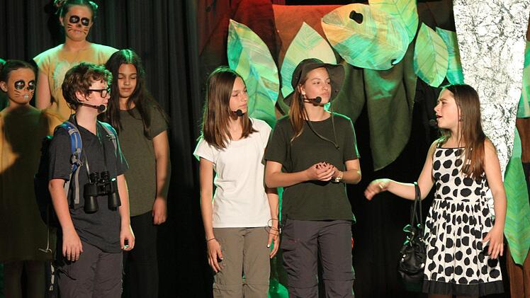 In den Hauptrollen (von rechts) spielten und sangen Anna Muck (Malu), Lara Jeschke (Conny Z.), Selina Ebert (Gila) und Alec Jahn (Jonathan).