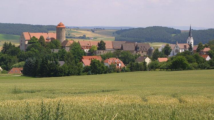 Lisberg ist durch seine frühmittelalterliche Burg bekannt. Doch der kleine Ort unweit des Naturparks Steigerwald hat noch mehr zu bieten.  Foto: Gemeinde Lisberg