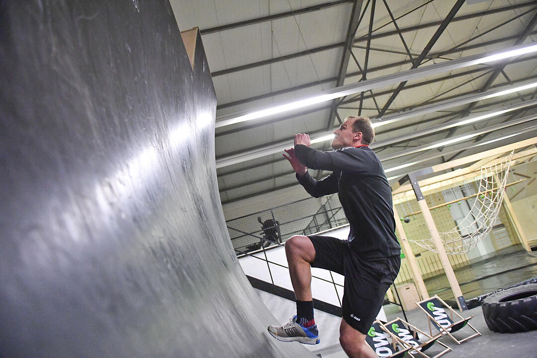Franken-Ninjas - Drei Sportler aus der Region testen die Hindernis-Sporthalle "Warriors Luck" in Erlangen