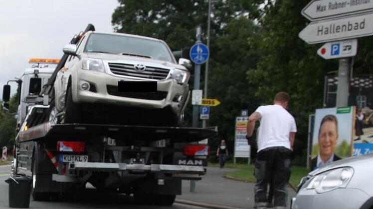 An der Schauer-Kreuzung kracht es immer wieder. Foto: Archiv/Katrin Geyer, Grafik: Michael Beetz