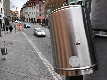Seit vergangenem Jahr werden in Bamberg  von der Stadt an verschiedenen Stellen die Stickoxid-Werte mit Passivsammlern (im Bild)   gemessen. Von einem Dieselfahrverbot für Bamberg ist man derzeit weit entfernt. Foto: Ronald Rinklef