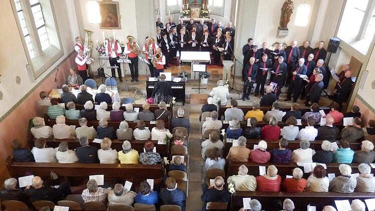 Im Zeiler Käppele erklangen Lieder zu Ehren der Gottesmutter - diesmal im 21. Jahr. Foto: Brigitte Hamm