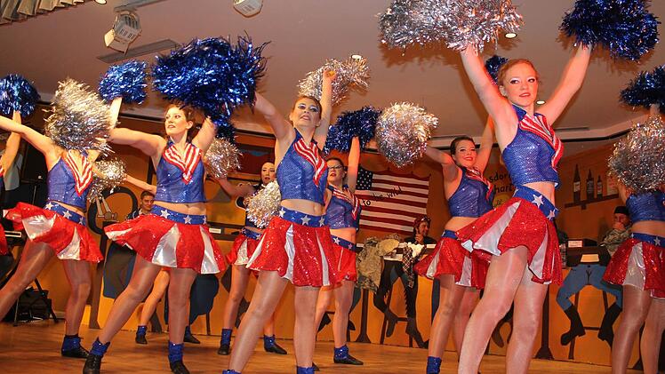 Die Showtanzgarde Heubach brachte mit "That"s America" das Publikum zum Staunen.  Foto: Janina Reuter