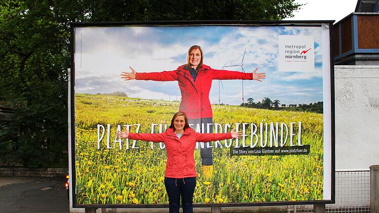 Imageträger: Lisa Güntner wurde für eine Imagekampagne der Metropolregion Nürnberg ausgewählt. Das Foto entstand allerdings nicht im Coburger Land, sondern im Frühjahr auf einer Wiese im mittelfränkischen Marloffstein. Im Coburger Land hängt das Plakat derzeit an einer großen Wand in der Rodacher Straße. Foto: privat