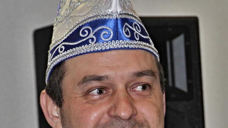 Matthias Sperber aus Sendelbach, Sprecher des Sechserrates, freut sich über den gelungenen Faschingsauftakt in Rentweinsdorf. Foto: Helmut Will