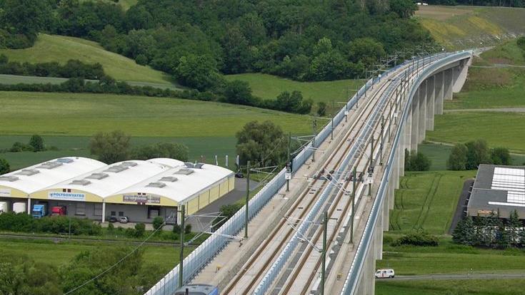 Schulungsfahrt über die 1012 Meter lange Füllbachtalbrücke im Landkreis Coburg.