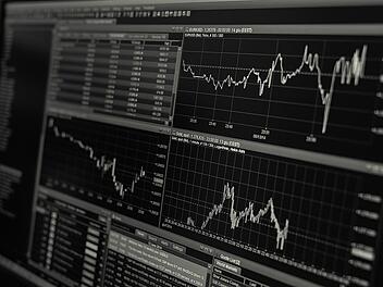 Lange Jahre haben Investoren und Großbanken mit illegalen Steuertricks und Aktiengeschäften den deutschen Staat um Milliardensummen betrogen.