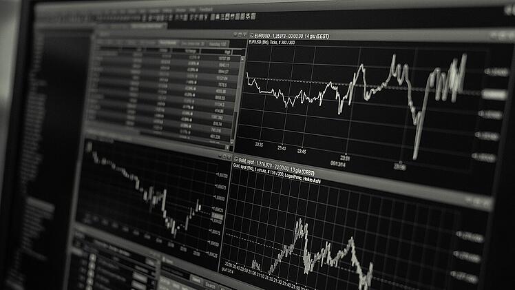 Lange Jahre haben Investoren und Großbanken mit illegalen Steuertricks und Aktiengeschäften den deutschen Staat um Milliardensummen betrogen.
