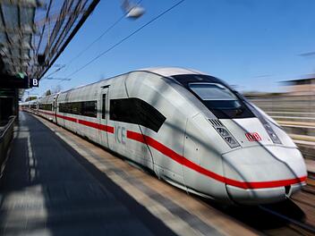 ICE 4 auf der Fahrt