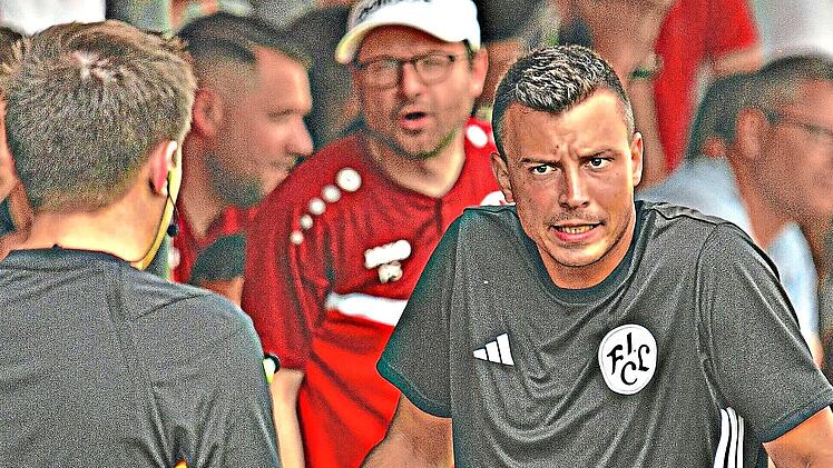 Der Lichtenfelser Trainer Stefan Dietz verstand nicht, warum der Video-Schiedsrichter beim Tor von Jonathan Tah &uuml;berhaupt eingegriffen hat. Gunther Czepera