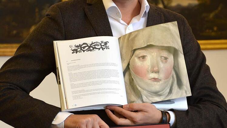 Kataloge von Auktionshäusern, die Kunstwerke versteigern, unterscheiden sich in ihrer Qualität heute nicht mehr von Katalogen bedeutender Museen, zeigt Auktionator Daniel Cremene.