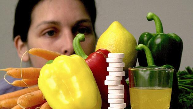 Hersteller missachten Verkaufsverbote, um Produkte, die übermäßig mit Vitamin-D angereichert wurden, zu verkaufen. Archiv/Norbert Försterling/dpa