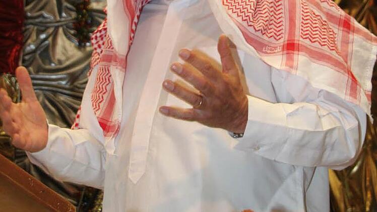 Besuch von Scheich Ali (Klaus Albert ) Foto: Jürgen Gärtner