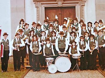 1974 war die Blaskapelle Fridritt so groß wie nie zuvor. Wendelin Volk (2. von rechts vorne) war Dirigent. Foto: Archiv Musikverein Fridritt