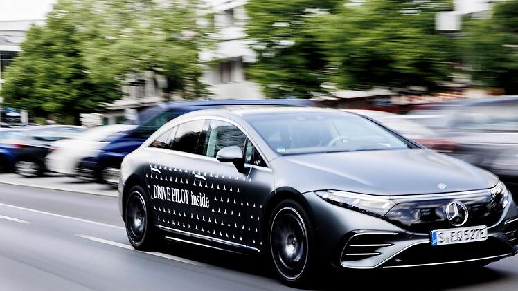 Mercedes-Benz EQS