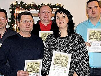 Die Geehrten der Blaskapelle Zentbechhofen (von links): Markus Dennerlöhr, Hans Lunz, Matthias Birkholz, Tanja Krebs und Horst Hagen Foto: Johanna Blum