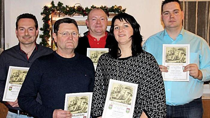 Die Geehrten der Blaskapelle Zentbechhofen (von links): Markus Dennerlöhr, Hans Lunz, Matthias Birkholz, Tanja Krebs und Horst Hagen Foto: Johanna Blum