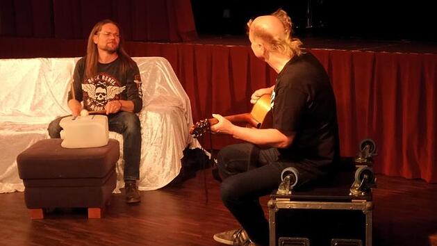 Markus Moises (l.) und Atze Bauer machten zusammen Musik.     Foto: Britta Schnake