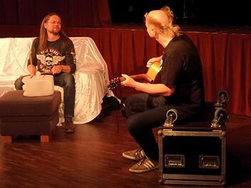 Markus Moises (l.) und Atze Bauer machten zusammen Musik.     Foto: Britta Schnake