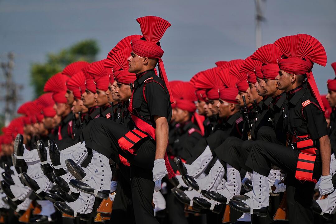 Abschlussparade f&uuml;r ausgebildete Soldaten in Indien