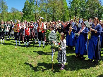 Der Gesamtchor aller am Festumzug beteiligten Kapellen spielten zusammen. Foto: Dieter Britz